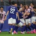 ｢とんでもないな｣町田新加入の日本代表FW29歳、本拠地デビュー戦で圧巻の2発！ バットマン姿での逆転弾に｢レベルが違う｣｢仕事しすぎ｣得点王宣言も！