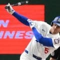 ドジャース　山本由伸が立ち上がって拍手　大谷翔平の四球からフリーマンが先制３ラン　本拠地がいきなり熱狂　山本の自己最多１３勝目へ大きな援護