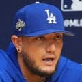 「素晴らしいプレー連発した…」MLB公式がロハスの好守を特集　山本由伸の表情にも注目集まる