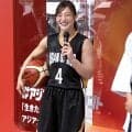 角田夏実さん、渋谷のど真ん中でバスケユニ姿を披露　ムッキムキ黄金の二の腕健在「朝に懸垂してきました♡」…１９日開幕アジア大会、ＴＢＳのＰＲイベントで