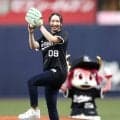 女子プロゴルファー・小祝さくら「意外と距離が出てくれて楽しく投げられました」惜しくもワンバウンド投球…オリックス戦でセレモニアルピッチ
