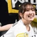 最強の勝利の女神　始球式で天仰ぐ　ノーバンどころか最後は転がって捕手のミットへ　人気声優の内田真礼「ニャーも緊張して忘れてしまいました」と苦笑い