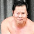 「履いてますよ」ポーズに球場騒然　とにかく明るい安村が今年も始球式　清原氏に「お見事です」とほめられ「緊張しました。あの姿を見られてると思うと」