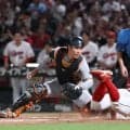 【巨人】松本剛がストライク返球、本塁タッチアウトで失点阻止　左翼からノーバウンド