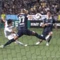 「寿人かよ！」前節4ゴールの水戸FW渡邉新太、豪快コントロールシュートが話題沸騰「ものすごい動き」「あの体勢から撃てるんかい」クロスバー直撃もファン大興奮