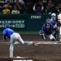 【阪神】坂本誠志郎が左肩付近に死球　牧秀悟が死球で途中交代もありスタンドがザワつく