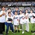 「とてもいい男だ」山本由伸の行動に米ファン反響　児童養護施設の子どもたちを招待→始球式の光景に本拠地が大きな拍手「フィールドの外でもＭＶＰ」