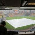 ドジャースタジアムに異例の光景　開始２時間前に大粒の雨　内野フィールドには全面シート