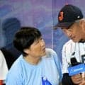 野球の日本代表支える「リーさん」　通訳にとどまらない気遣いと役割