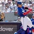 岡本和真、30号本塁打。現地メディアは「ワイルドカード争いを後押し」と伝える