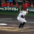 【阪神】30分遅れで試合開始　佐藤輝明が痛烈な打球を弾きエラー…初回攻撃前は土入れで中断も