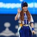 きゃりーぱみゅぱみゅさん、初の始球式に「ドキドキ」　“唯一無二”のユニ姿で届けた一球