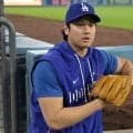欠場の大谷翔平が“絡んでいた”人物　見つめる先…飛んで来た白球、球団カメラが激写