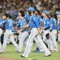 【日本ハム】試合後に左翼スタンドのファンにあいさつ　新庄監督はマスクを外し、深々とお辞儀