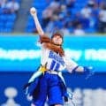【DeNA】きゃりーぱみゅぱみゅ「ドキドキしながら」初の始球式でワンバウンド投球　ライブも