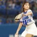 白ミニスカも関係なし　「超絶カワイイ」女子ゴルファーが豪快投球　“ド緊張”も「永久保存版」
