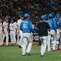 日本ハム　一触即発の事態でスッと間に入った助っ人　伊藤大海を守ろうとする姿に「さらに大好きになった」「安心感凄い」「来年もいてもらわにゃ」ファン注目のワンシーン