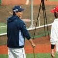日本ハム　新庄剛志監督が試合前練習で西口監督と会談　敵将が口元を緩める場面も　前夜は一触即発の事態に