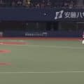 遊撃なのに…“ほぼ外野”から衝撃レーザー「バグってる」　失点許さぬ強肩が「やばすぎ」