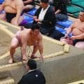 炎鵬、調子は「バッチリです」羽出山を押し出し白星発進　十両復帰３場所目も「慣れるのが怖い」