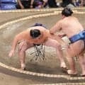 横綱大の里、４場所ぶり連勝スタート「昨日より攻める意識出せた」前日は土俵際ジャンプでヒヤリ
