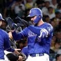 まさか　中日の投手マラーが衝撃２ラン　甲子園のバックスクリーンへ運ぶ　阪神・伊藤将は呆然