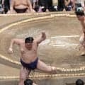 “兄弟幕内”朝紅龍＆朝翠龍が連勝発進　兄「勝たな、と緊張した」弟「このまま続きたい」