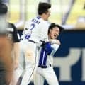 ＤｅＮＡ　６連勝で５割復帰　延長十二回相手のミスで劇的サヨナラ　相川監督「粘り倒して最後の１点につながった」