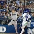 巨人　サヨナラ負けで首位奪取逃す　延長十二回マルティネス痛恨悪送球　橋上監督代行「痛いことは痛いが仕方ない」