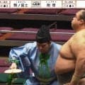 「相撲が若い」50歳力士、強烈な極め倒しで20歳力士を吹っ飛ばす “30歳差”もなんの 圧勝ぶりにファン驚嘆