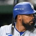 ドジャース　テオスカーが四回に１４号２ランで加点　ロバーツ監督が手荒く祝福　二回はタッカーの１５号ソロで先制