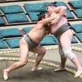 三段目陥落の矢後が２連敗　土俵際から逆転許して「悪いところがいっぱいある」　一昨年手術の膝痛の影響も