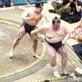 友風が立ち合いの変化に負けて３連敗　「（変化は）頭にありましたけど、それで負けたら仕方ないです」