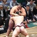 炎鵬が生田目を押し出し白星先行「一喜一憂せずに、相撲を取れる喜びを感じながら」