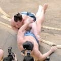大関・安青錦、土俵際くるり一回転のピンチ脱出劇　琴勝峰に渡し込みで勝ち初日から３連勝「危ないと思って体が先に動いてくれた」