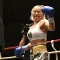 ５２歳山本美憂、ボクシング国内デビュー戦で涙の３回ＴＫＯ勝利「夢のようです」最年長出場記録を更新　元レスリング世界女王がボクシング初勝利