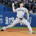 【巨人】平内龍太の“幻惑アンダースロー”がまさかの死球　蝦名に直撃し即座に駆け寄って謝罪