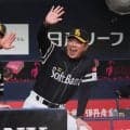 【ソフトバンク】小久保監督「一筆入れてお持ちします」故・川村隆史コーチの命日に捧げる勝利球