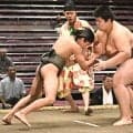 現役最軽量５８キロの新道ホロ苦デビュー　真っ向勝負も１０７キロ差の松の里に完敗「もっと稽古しないと」