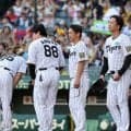 阪神敗戦後…中継が捉えた“ポンポン”「マジで報われて」　気丈に振る舞う人物に涙「目が虚ろ」
