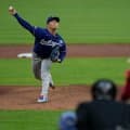 山本由伸、初回連続四球でのベッツらとの会話明かす「調子とかどう？みたいな感じ」ピンチしのぐ