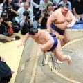 横綱・大の里が４日目で土　引いてしまい土俵下へ　八角理事長「横綱の当たりが弱い」