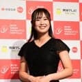 吉沢柚月は真っ黒コーデで笑顔…両腕がやや透けたワンピース　今季大躍進の22歳ホープ／前夜祭