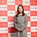ホステスプロ西村優菜、長袖ワンピースで笑顔　渋野日向子、吉田鈴らも華麗な装いで彩る