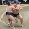 大の里は４勝目　琴桜が敗れ、勝ちっ放しは消える　綱取りの霧島、大関昇進目指す熱海富士はそろって４勝目　安青錦は連敗