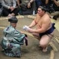 横綱・大の里が過去４戦全敗の天敵・義ノ富士を下し、１敗で首位に並ぶ　横審委員長「横綱であるという確信をもって千秋楽に」