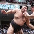 綱とり霧島は１敗で中盤戦へ「一番一番、それ以上は考えられない」隆の勝に５連勝