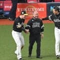 ソフトバンク　孫オーナーの手を優しく引いた栗原　胴上げでほっこりシーン　終了後には選手に直接声かけ「本当に愛されてるんだなと感じる」ファン胸アツ