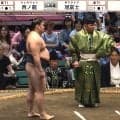 「つまみ出せ」「めちゃくちゃ怒鳴った」立ち合い不成立で響いた“すごい声”にファン憤りと困惑