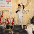 「ダース・ベイダーみたいやん」「おもろすぎ」ソフトバンク　リーグＶ後のビールかけに衝撃のフルフェイス防備投手がｗ「どこから持ってきた」「準備がすごい」